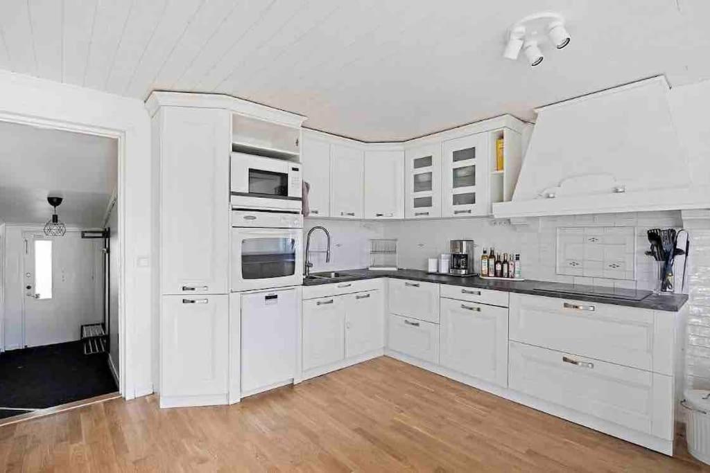 Mysigt Hus Med Natur & Jacuzzi I Olofstorp Göteborg Dış mekan fotoğraf