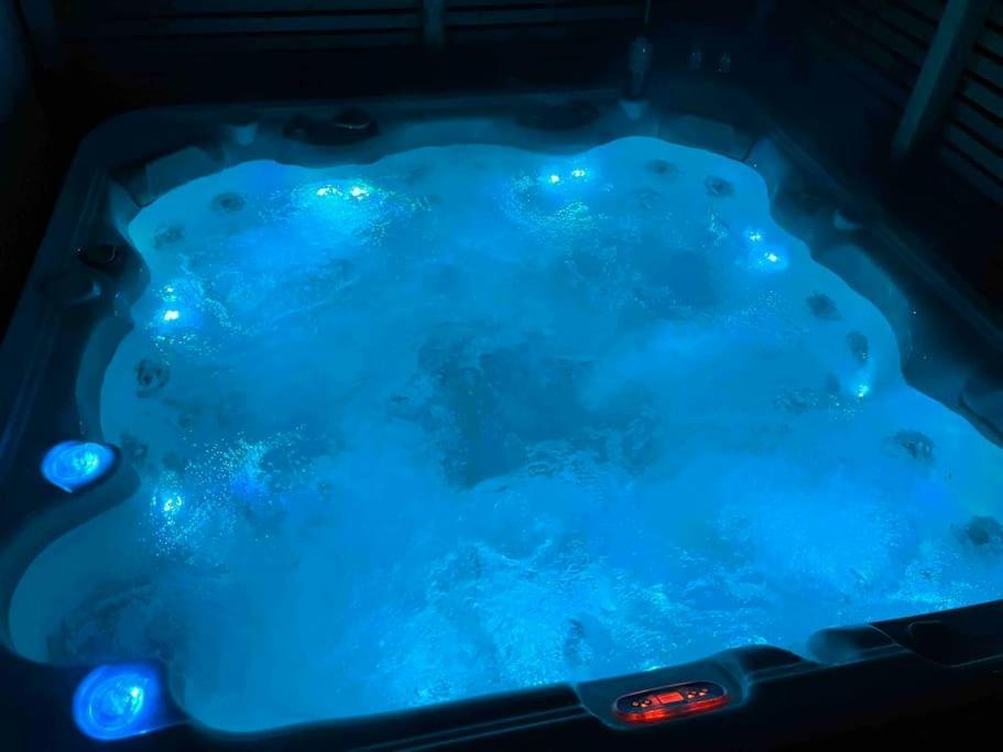 Mysigt Hus Med Natur & Jacuzzi I Olofstorp Göteborg Dış mekan fotoğraf