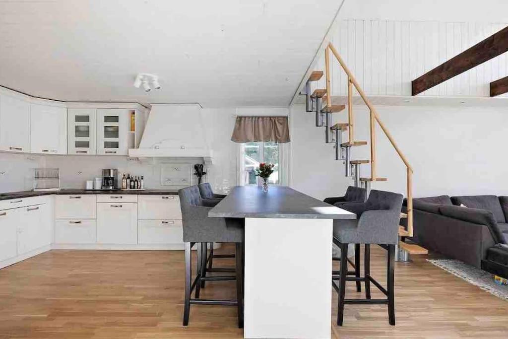 Mysigt Hus Med Natur & Jacuzzi I Olofstorp Göteborg Dış mekan fotoğraf