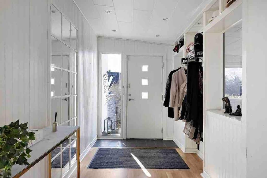 Mysigt Hus Med Natur & Jacuzzi I Olofstorp Göteborg Dış mekan fotoğraf
