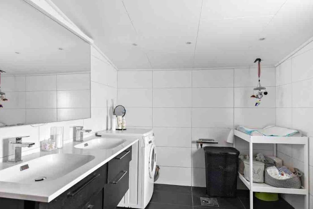 Mysigt Hus Med Natur & Jacuzzi I Olofstorp Göteborg Dış mekan fotoğraf